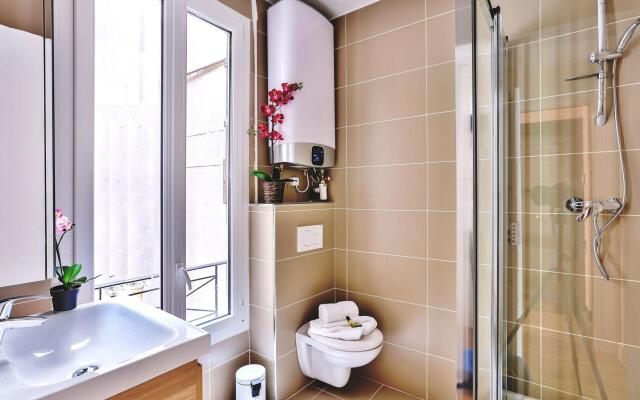 B  823 -  Buttes Chaumont - Spacieux appartement