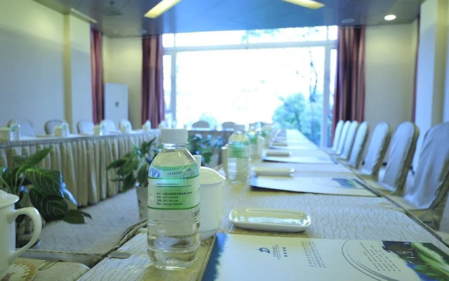 Yijing Garden Resort & Spa Hotel