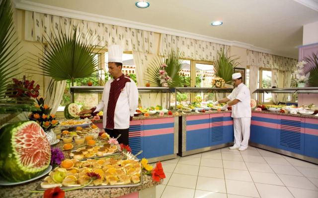 Eva Beach Hotel