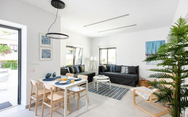 Cozy Corner Luxury Apartments