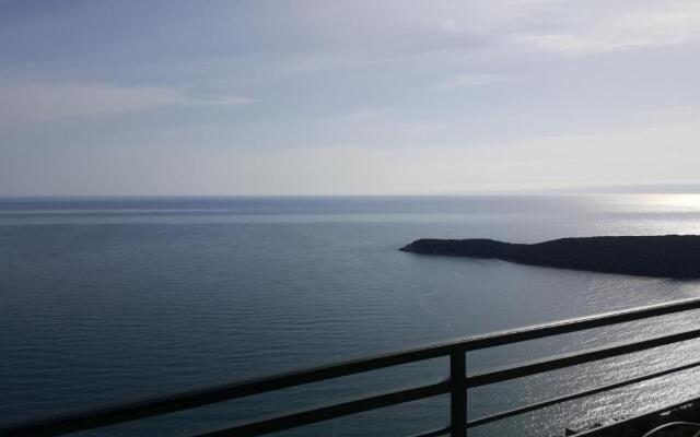 Lighthouse Apartments