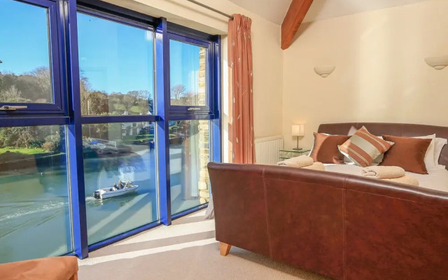 6 Crabshell Quay