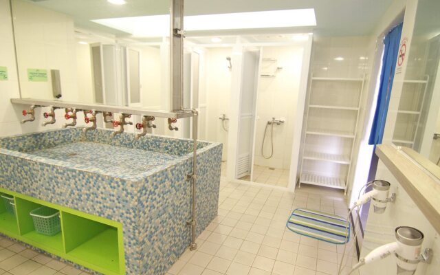 Uno Backpackers Inn