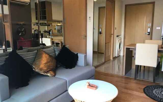 Luxury Condo Sukhumvit 11-13 Asoke Nana Nightlife