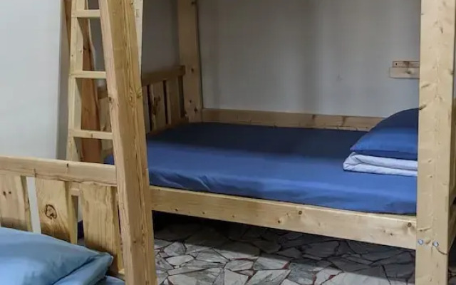 The Lodge for Cyclists - Hostel