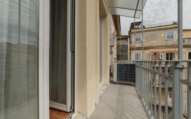 Rione Prati Elegant Apartment With Balcony
