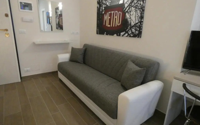 Metro Apartment