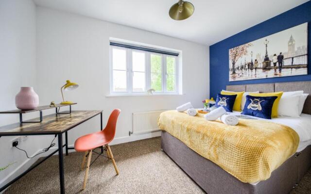 Cosy House │ RICOH │ M6 │ Sleeps 6 │ EMPOWER HOMES