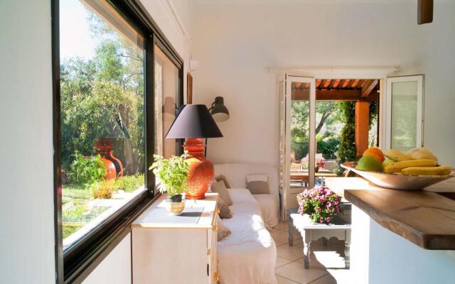 Splendid Holiday Home in Frejus With Swimming Pool