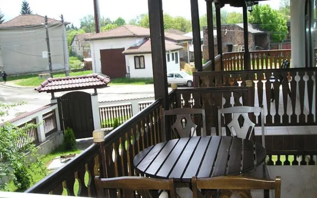 Nadezhda-Tsonevski Guest House