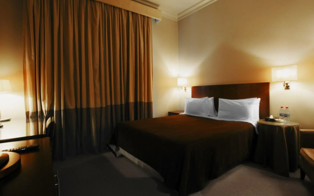 Royal Garden Hotel