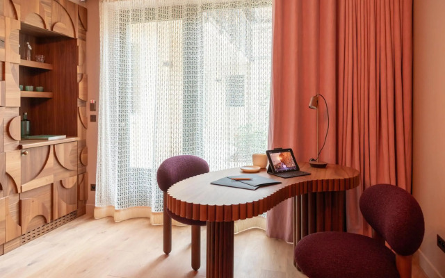 Yndo Hotel