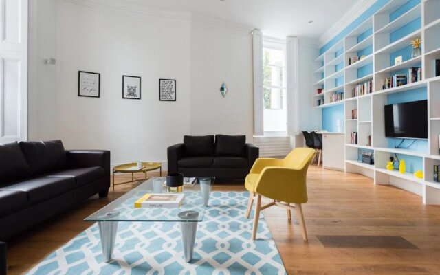 Beautifully designed 3 bed apartment in Bayswater