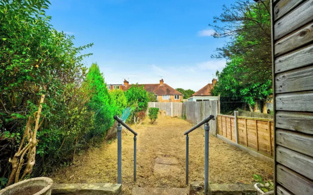 Cosy Three Bedroom Family Home With Garden