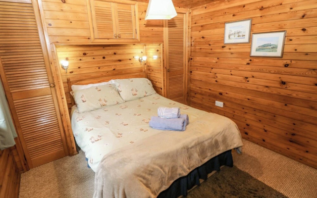 Oak Lodge