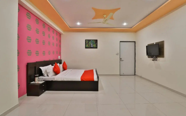 Maahi Palace By OYO Rooms