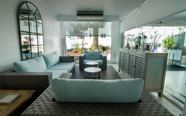 Parque Tropical Apartments