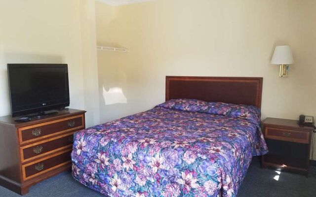 Budgetel Inn & Suites