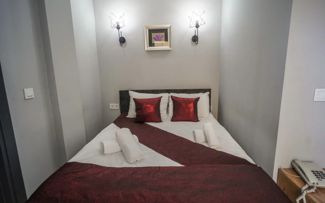 Grand Niki Hotel & Spa