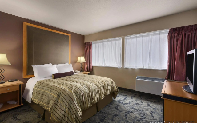 Poco Inn and Suites Hotel & Conference Centre