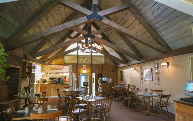Bluebird Cady Hill Lodge
