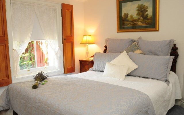 Atrium Apartment Bed & Breakfast