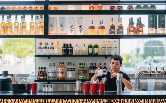 Wink Hotel Tuy Hoa Beach - 24hrs stay & Rooftop Pool Bar