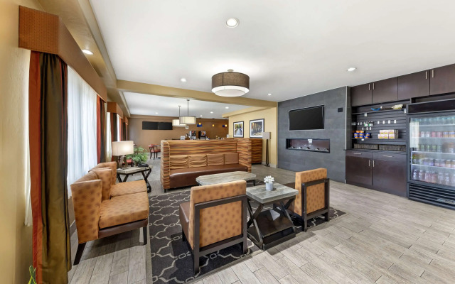 Best Western Greentree Inn & Suites
