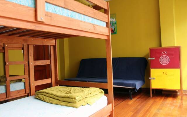 Meiga Backpackers