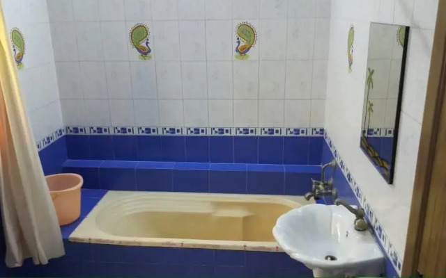 Tordi Garh Hotel