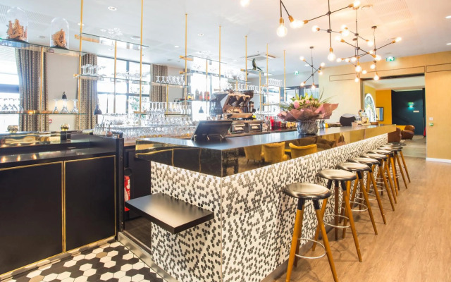 Gatsby Hotel & Restaurant by Happyculture