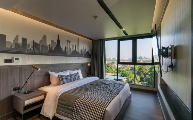 We Hotel Riverfront