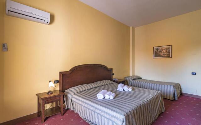 Hotel Akrabello