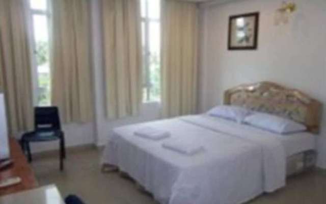 OYO 90494 Sam Huat Hotel