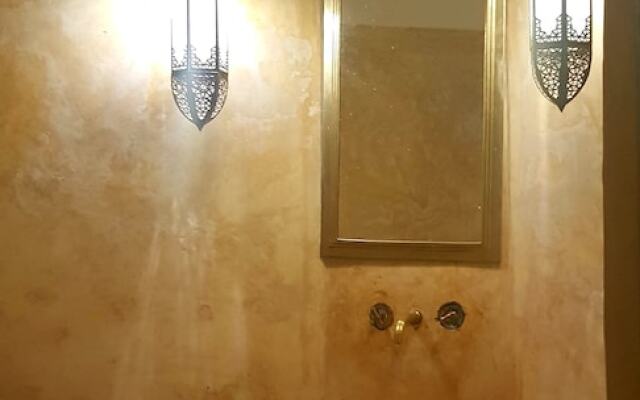 Riad Roshan