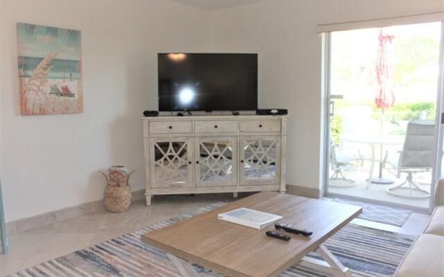 Jamaica Royale - 065 - 1 Br Apts