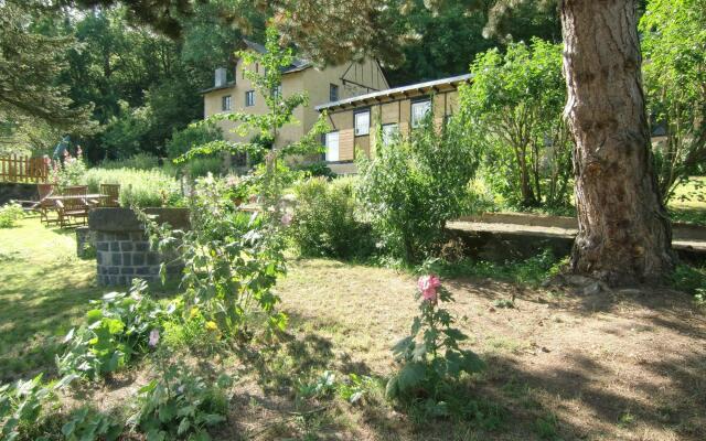 Idyllic studio apartment near Kaifenheim and near the forest