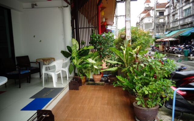 BGW Phuket - Hostel