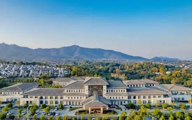 Jingting Lake Hotel