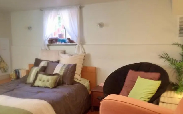 Claremont Court House