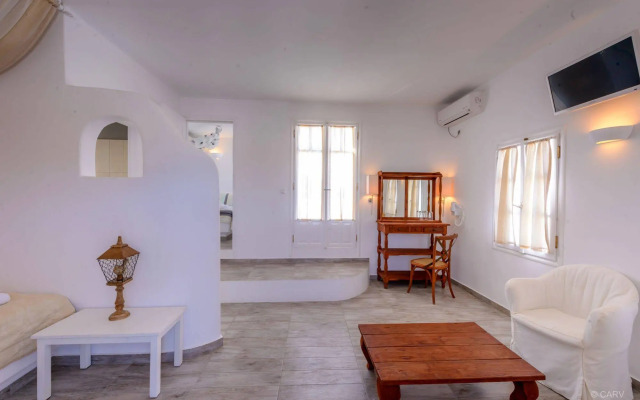 Aspalathras White Hotel