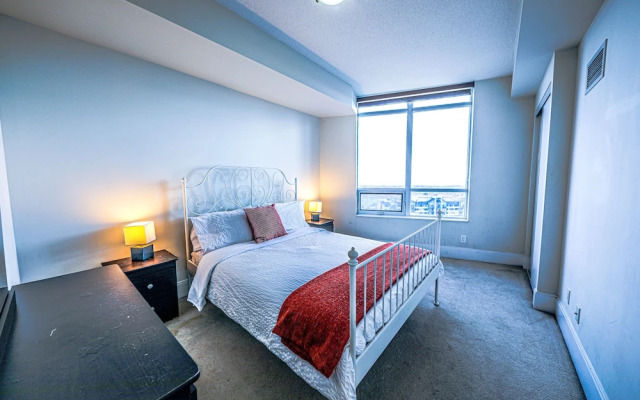 Lake View Luxury Condo by Elite Suites