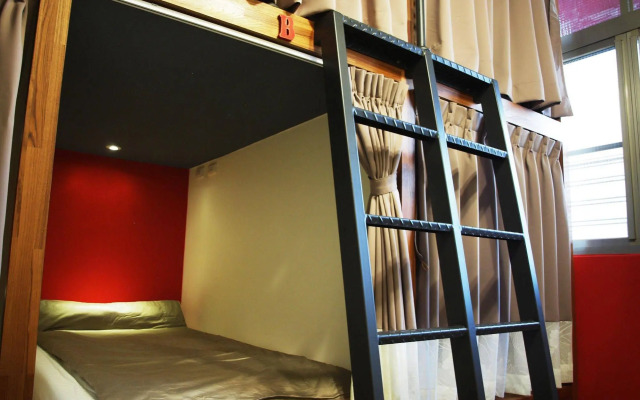Knock Knock Hostel