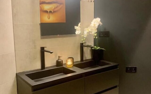 SLEEP INN ANTWERP - Flats & Suites