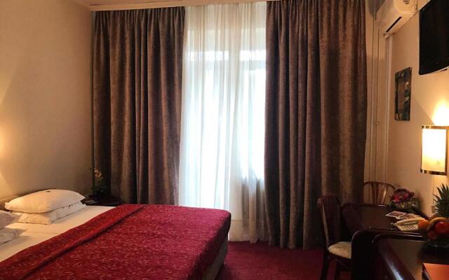 Golden Inn Hotel