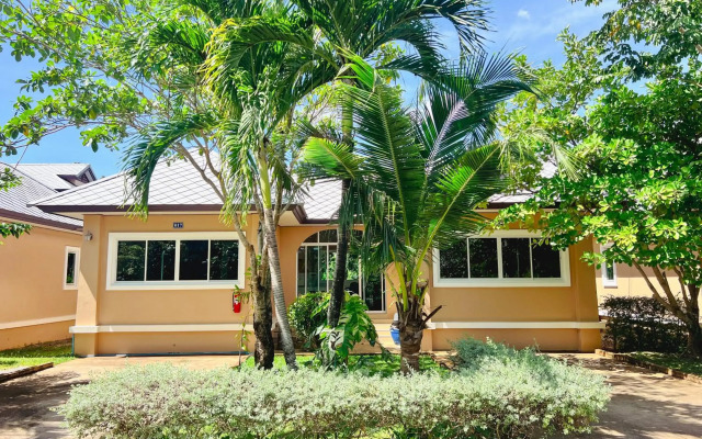 Baan Faa Talaychan Resort