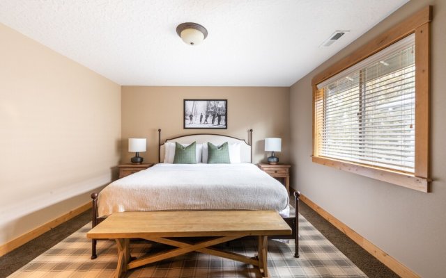 Deschutes by AvantStay Two Story Modern Cabin Only 10-Minutes From DT Bend