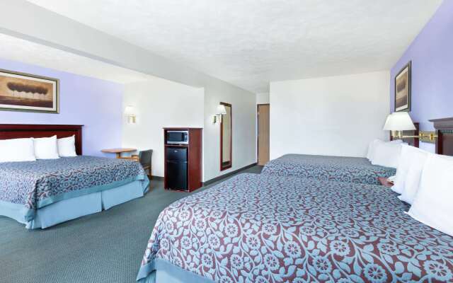 Days Inn by Wyndham Warrensburg