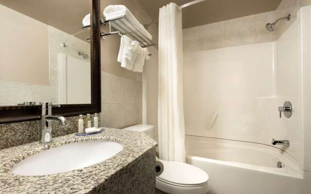 Travelodge by Wyndham Lethbridge