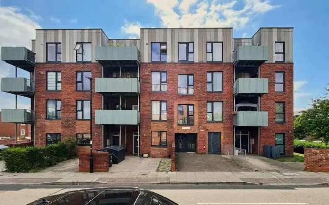 The Enfield Sanctuary - Modern 1bdr Flat With Balcony
